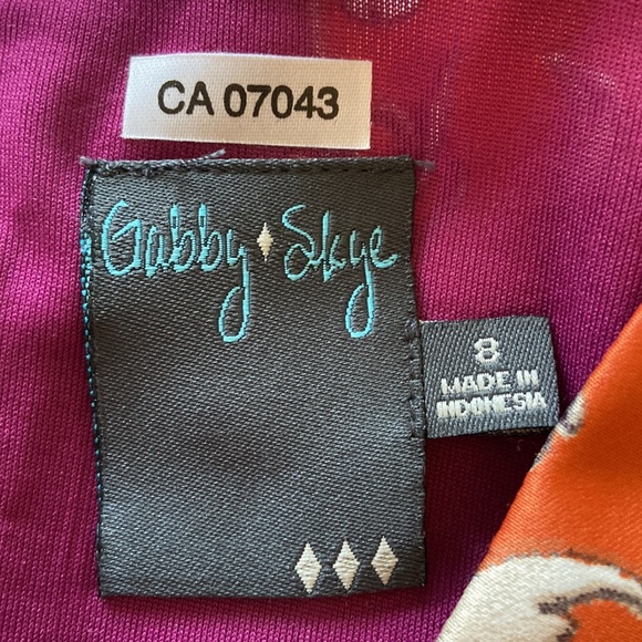 Stunning Gabby Skye Fully Lined Shift Dress. Size 8. - Picture 8 of 12